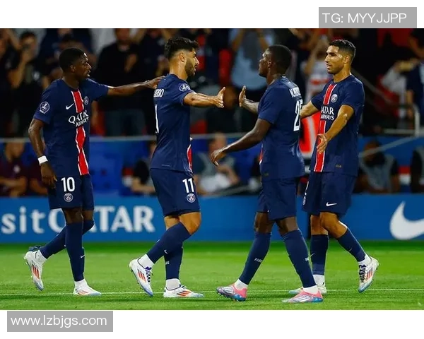 英超激战巴黎圣日耳曼狂胜那不勒斯四球绝杀瞬间引发全场沸腾