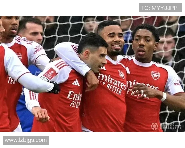 英超激战AC米兰险胜曼联乌龙球引发全场狂欢与转会传闻 英超激战AC米兰险胜曼联乌龙球引发全场狂欢与转会传闻