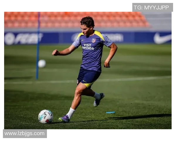 西甲激战:多特蒙德与波尔图战平争议判罚引发全场热议 西甲激战:多特蒙德与波尔图战平争议判罚引发全场热议